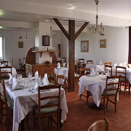 Hotel La Ferme De La Chapelle 3*